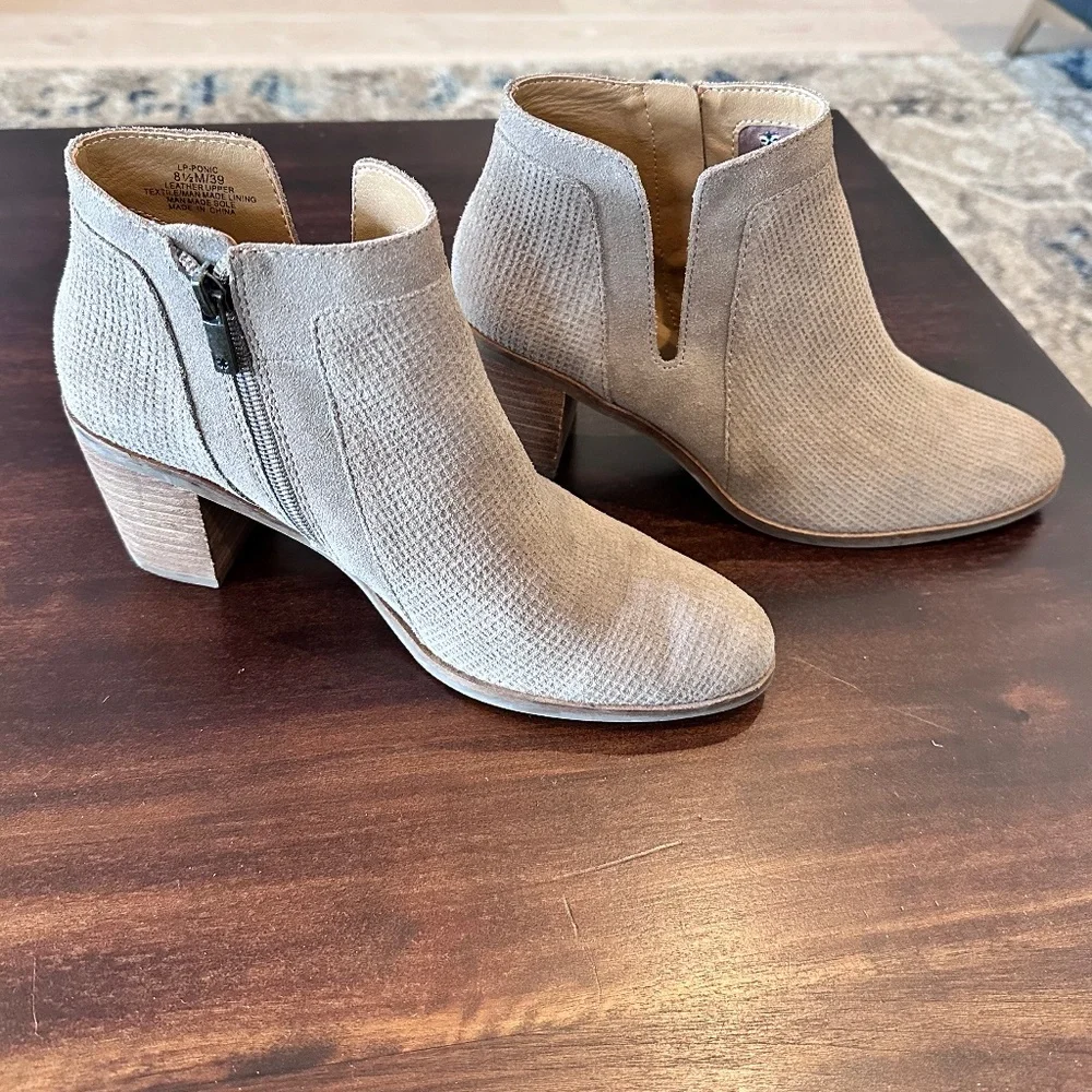 Lucky Brand Ponic Taupe Tan Suede Cutout Block Heel Booties Women Sz 8.5M US/39 - Picture 6 of 6